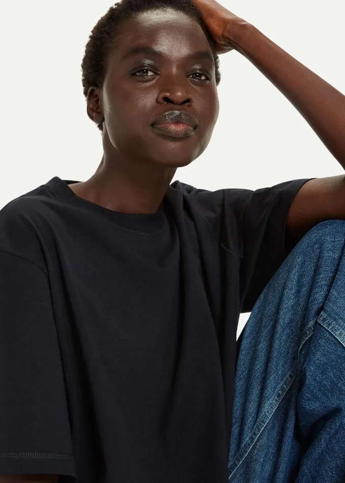 Black Relaxed Tee Women Whistles Tops