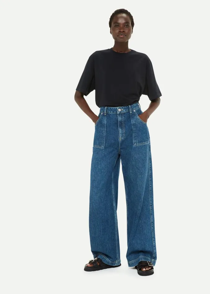 Black Relaxed Tee Women Whistles Tops