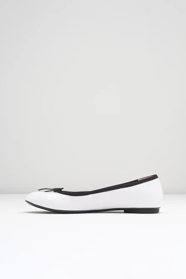 Bloch Ballet Flats Adults Ladies Amalthea Ballet Flats White Gloss