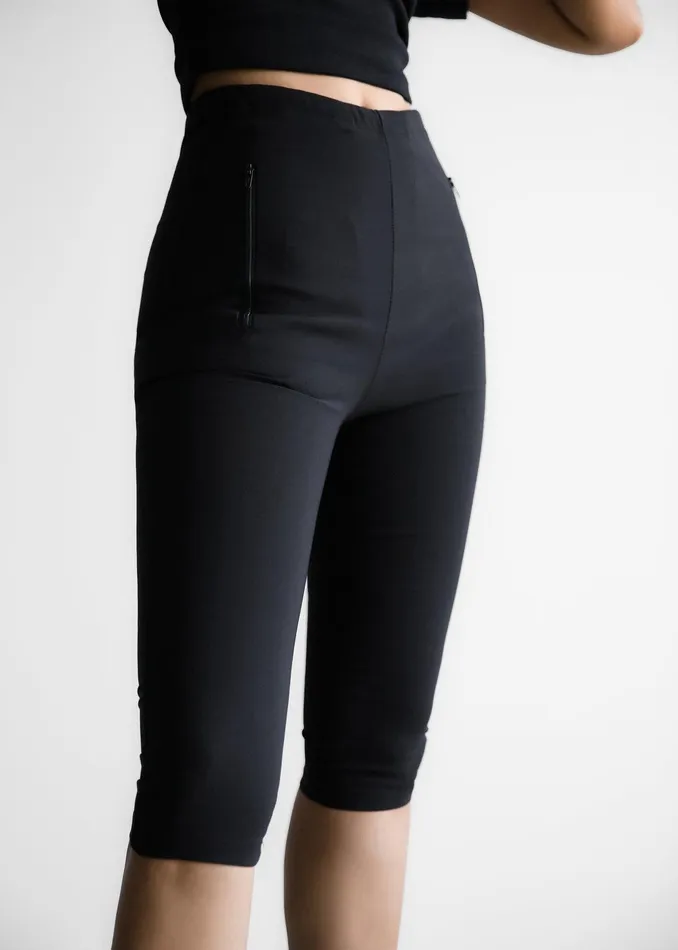 Desara Capri Leggings 8211 Black Women The Frankie Shop Clothing