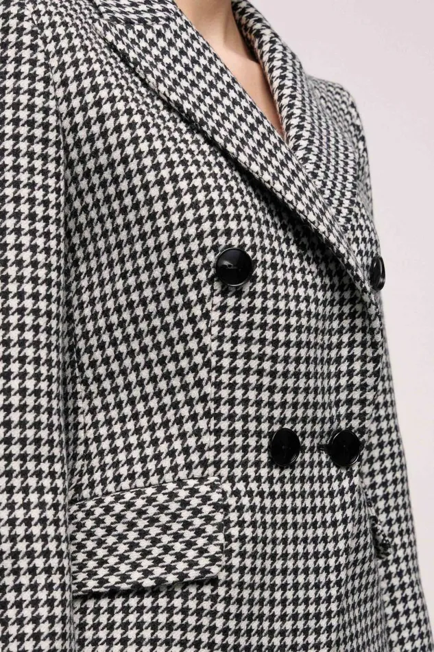 Luisa Spagnoli Jackets and Blazers Women Studio DoubleBreasted Jacket Blackcream Luisa Spagnoli Jackets and Blazers Women Studio DoubleBreasted Jacket Blackcream
