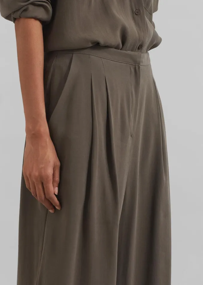 Meilen Pintuck Trousers 8211 Olive Women The Frankie Shop Clothing