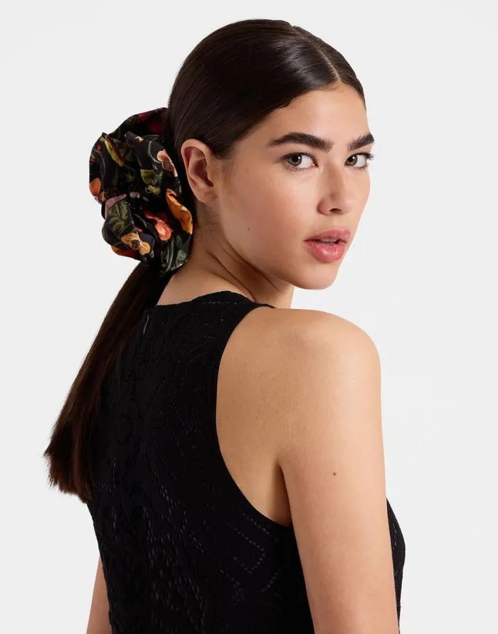 Ready To Wear Hair Accessories La Double J Giga Scrunchie Botticelli Black In Light Faille Ready To Wear Hair Accessories La Double J Giga Scrunchie Botticelli Black In Light Faille