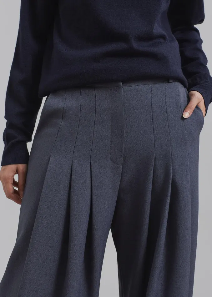 Regina Pleated Trousers 8211 Grey Women The Frankie Shop Clothing