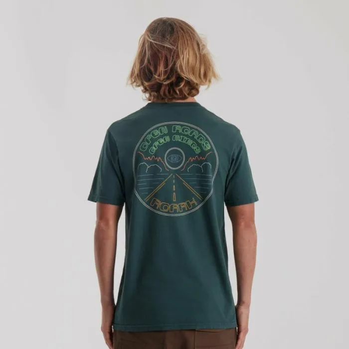 Roark Tees Men Open Roads Premium Tee Tundra Roark Tees Men Open Roads Premium Tee Tundra