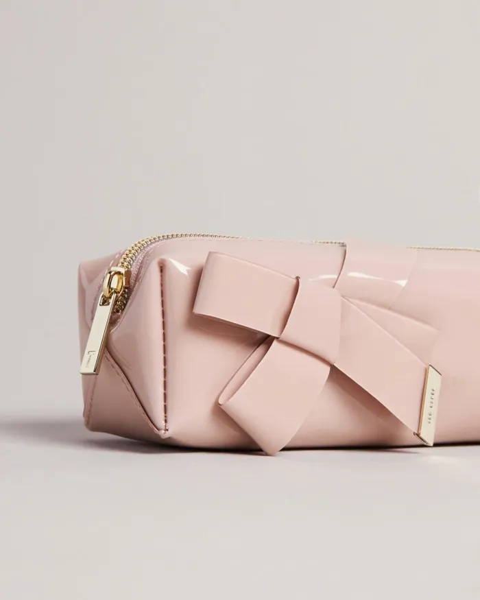 Ted Baker Wash and Makeup Bags Women NIKARA 8211 Knot Bow Brush Case Pale Pink Ted Baker Wash and Makeup Bags Women NIKARA 8211 Knot Bow Brush Case Pale Pink