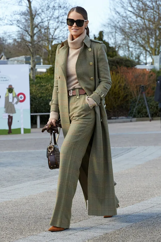 Trousers Holland Cooper Womens High Waisted Straight Trouser Leveret Trousers Holland Cooper Womens High Waisted Straight Trouser Leveret