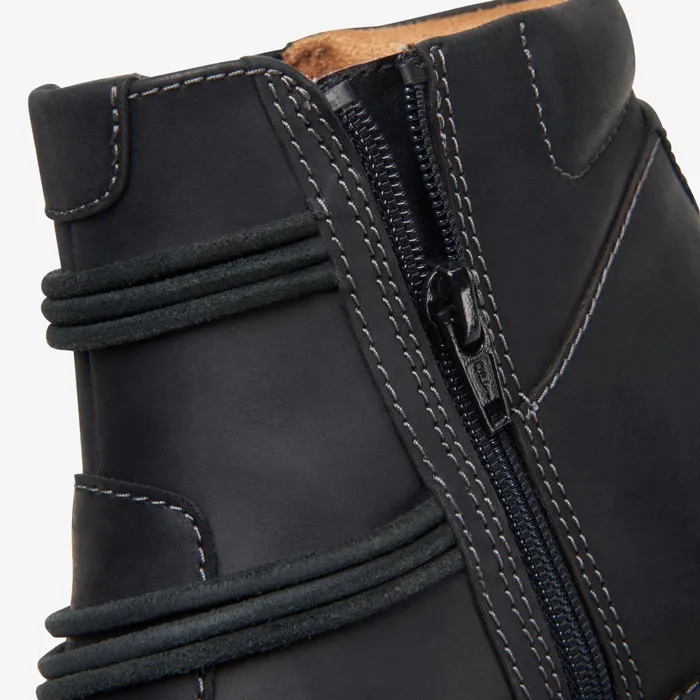 Un Loop Up Black Leather Women Clarks Boots and Booties