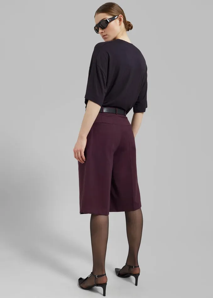 Wilma Pleated Bermuda Shorts 8211 Burgundy Women The Frankie Shop Clothing