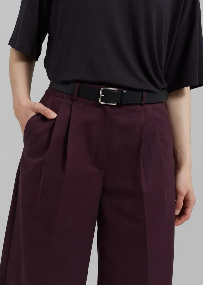 Wilma Pleated Bermuda Shorts 8211 Burgundy Women The Frankie Shop Clothing