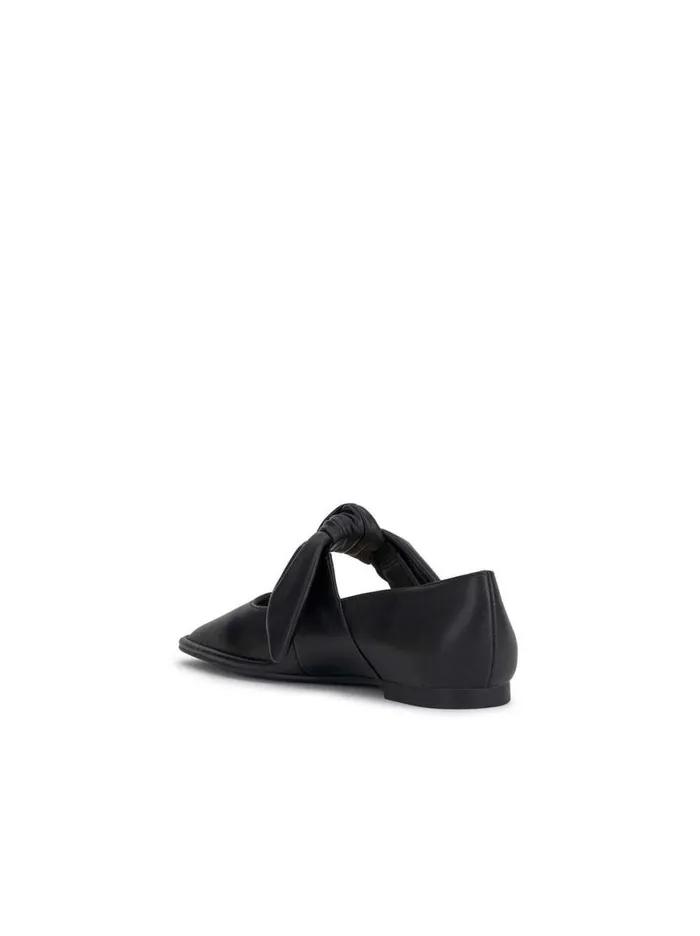 Women Lysute Ballet Flat In Black Jessica Simpson Flats