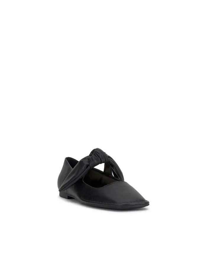 Women Lysute Ballet Flat In Black Jessica Simpson Flats
