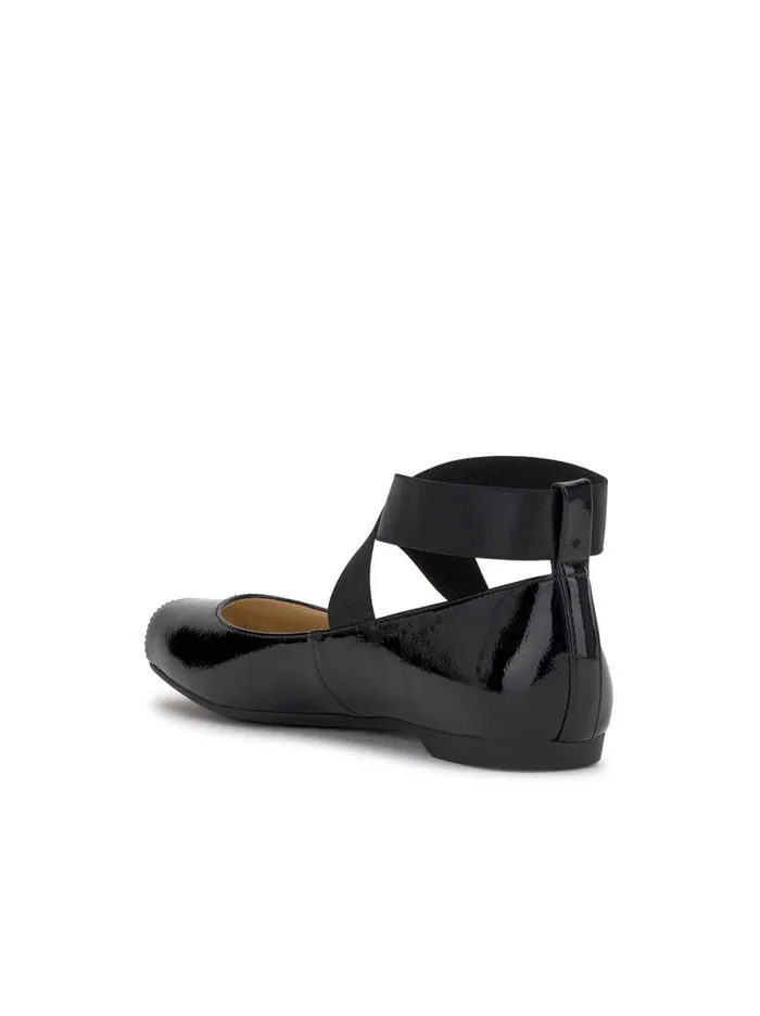 Women Mandalaye Ballet Flat In Black Patent Jessica Simpson Flats