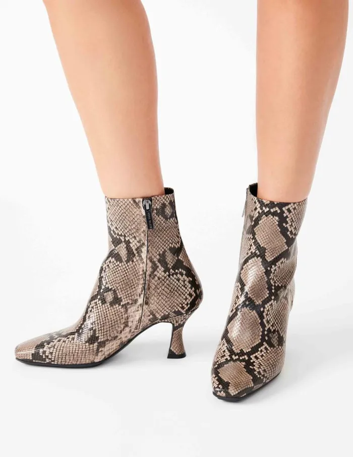 Women Pablo Bootie Blackwhite Snake Anne Klein Boots