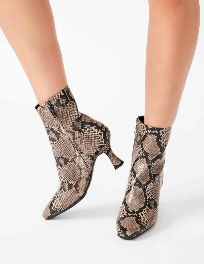 Women Pablo Bootie Blackwhite Snake Anne Klein Boots