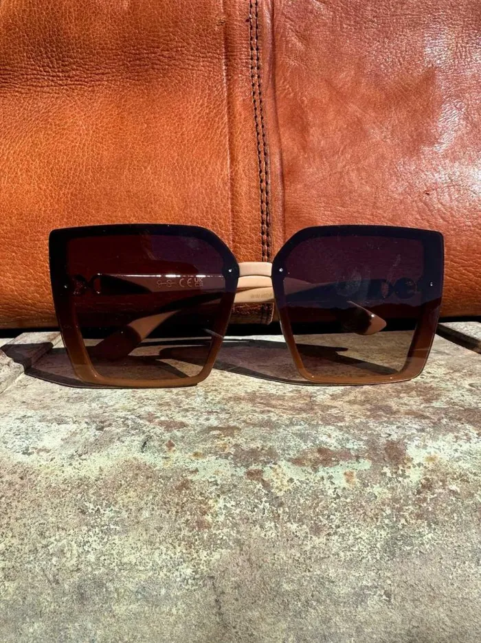 Women Square Side Shield Cat Eye Sunglasses In Nude Jessica Simpson Sunglasses