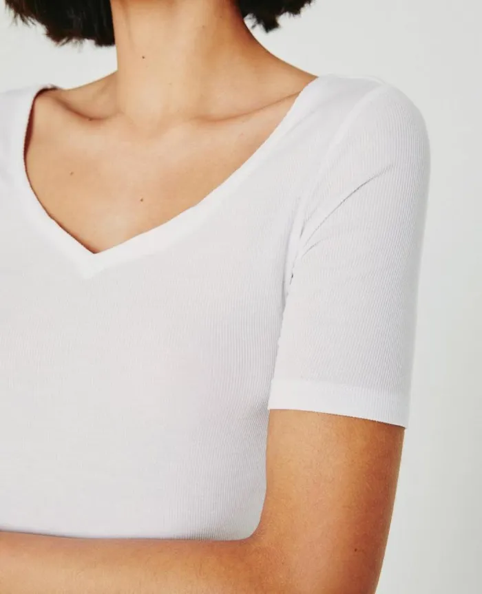 Women Tees and Tanks AG Jeans Marilyn SS VNeck Tee True White Women Tees and Tanks AG Jeans Marilyn SS VNeck Tee True White