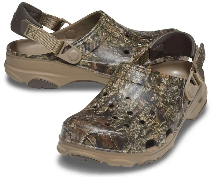WomensMens Classic AllTerrain Realtree Timber Clog Khaki Crocs Clogs